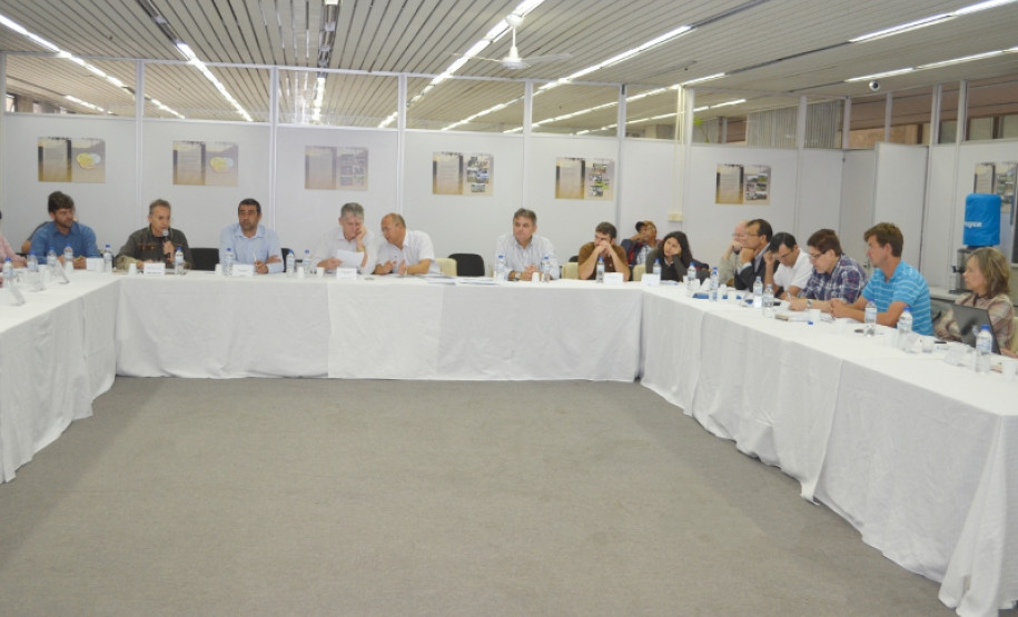 Agricultura familiar para merenda chegará a R$ 58 milhões Paraná investe 75% dos recursos do PNAE em agricultura familiar. É mais que o dobro do mínimo previsto em lei, de 30%.