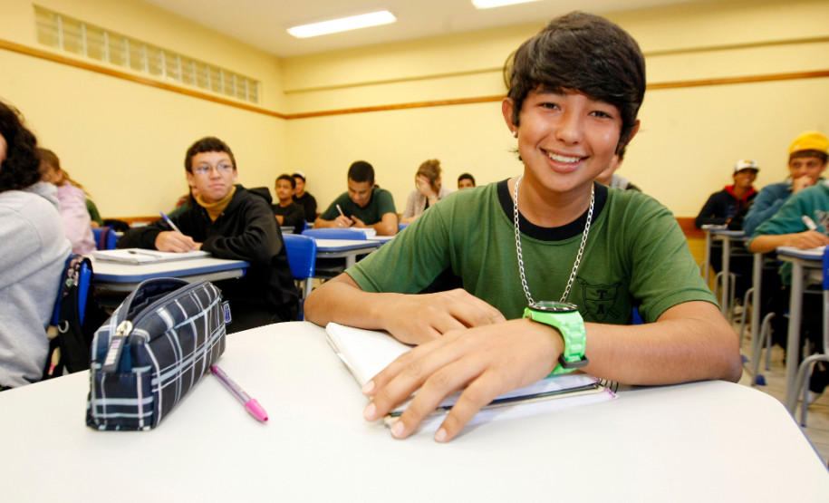 População do Paraná vai ganhar 81 novas escolas em quatro anos São José dos Pinhais – Colégio Estadual Tarsila do Amaral. 25-04-13