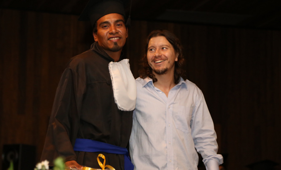 Primeira turma indígena em técnico em agropecuária Alunos das comunidades caingangue e guarani foram diplomados como técnicos em Agropecuária. Curso é inédito no sul do Brasil. <br />
<br />
Veja mais fotos em: <a href=" http://www.flickr.com/photos/flavioarns/sets/72157641545233214/with/12786897914/" target="_blank"> http://www.flickr.com/photos/flavioarns </a>