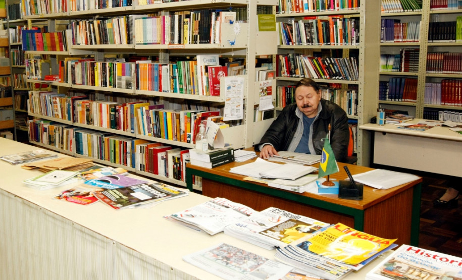 Colégio Estadual Loureiro Fernandes, em Curitiba. 05-07-13.