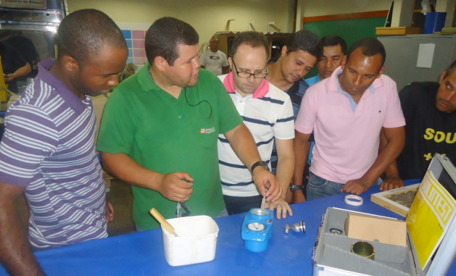 Colégio Estadual Polivalente de Londrina recebeu novos equipamentos, maquinários, mobiliários e livros para os cursos da educação profissional.