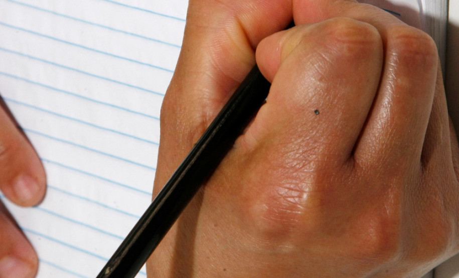 Paraná Alfabetizado, alunos em sala de aula no SESC da rua José Loureiro, na foto Maria Alciene Bernardo Santos de 35 anos. 31-07-13.