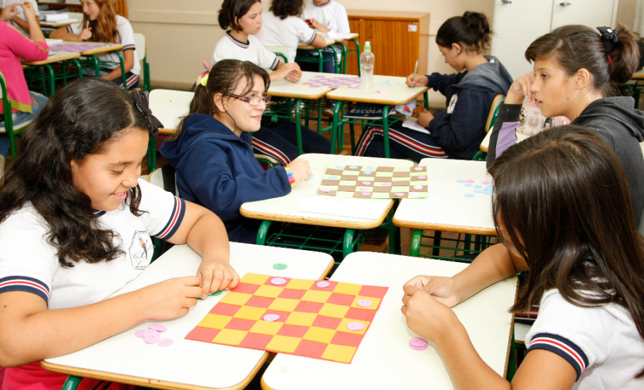 Escola em Rio Negro é modelo em educação integral Colégio Estadual Presidente Caetano Munhoz da Rocha, em Rio Negro. 07-03-14.