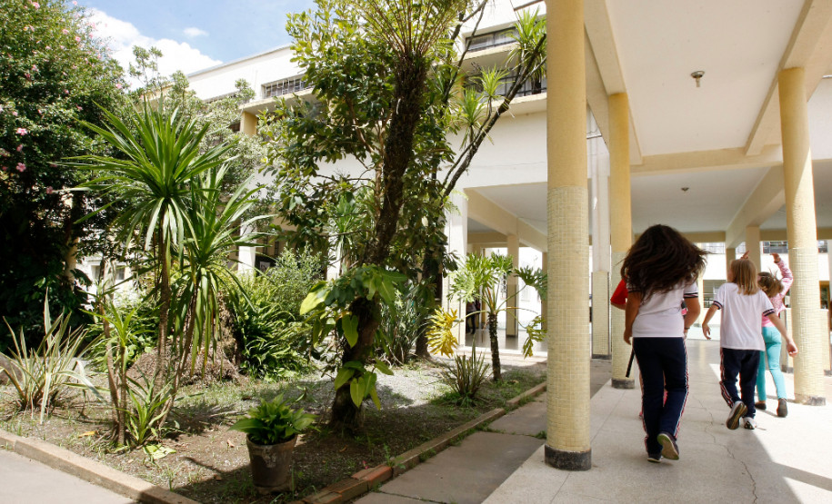 Escola em Rio Negro é modelo em educação integral Colégio Estadual Presidente Caetano Munhoz da Rocha, em Rio Negro. 07-03-14.