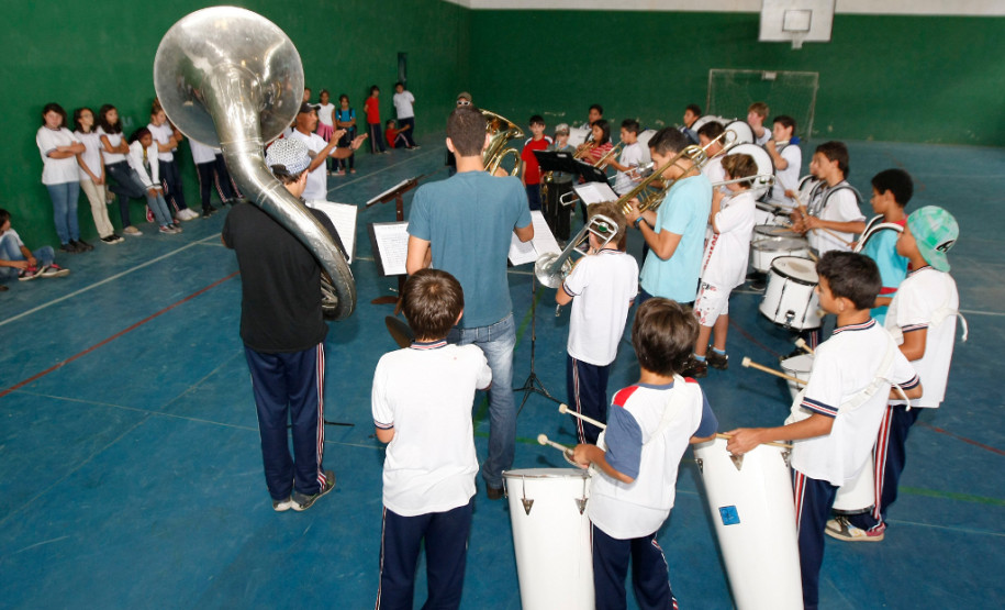 Escola em Rio Negro é modelo em educação integral Colégio Estadual Presidente Caetano Munhoz da Rocha, em Rio Negro. 07-03-14.