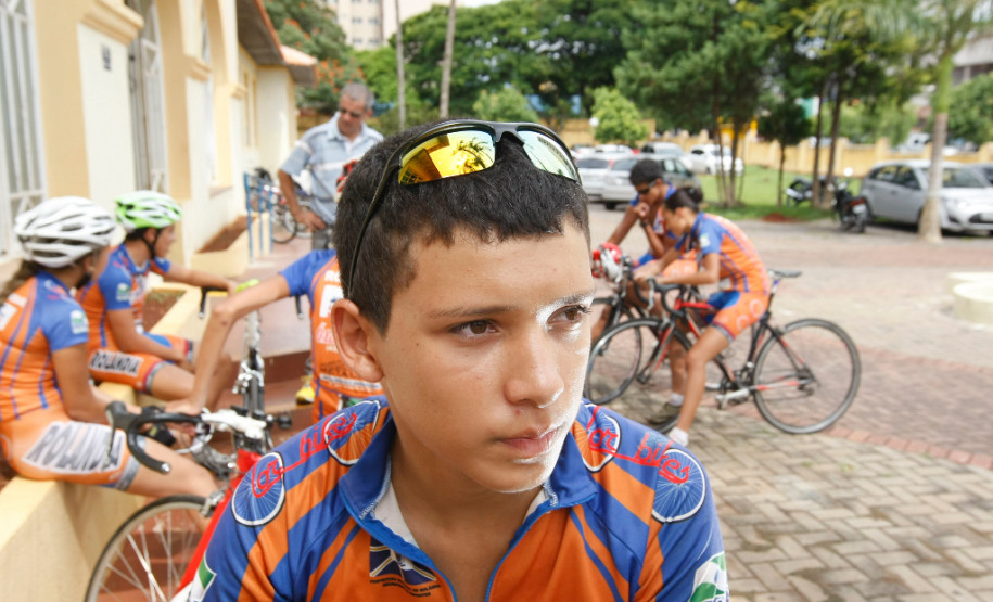 Equipe de ciclismo do Colégio Estadual Souza Naves. 10-03-14.