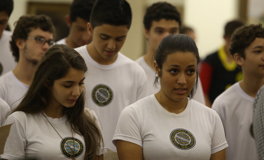 O ginásio de esportes do Colégio Estadual do Paraná (CEP), em Curitiba, será restaurado e recuperado. Investimento é de R$ 1,6 milhão.<br />
<br />
Veja mais fotos em: <a href=" http://www.flickr.com/photos/flavioarns/sets/72157642299378273/" target="_blank"> http://www.flickr.com/photos/flavioarns/</a>