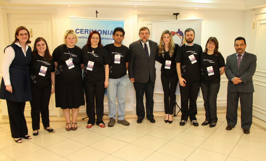 Arns participa do Fórum Social da Educação