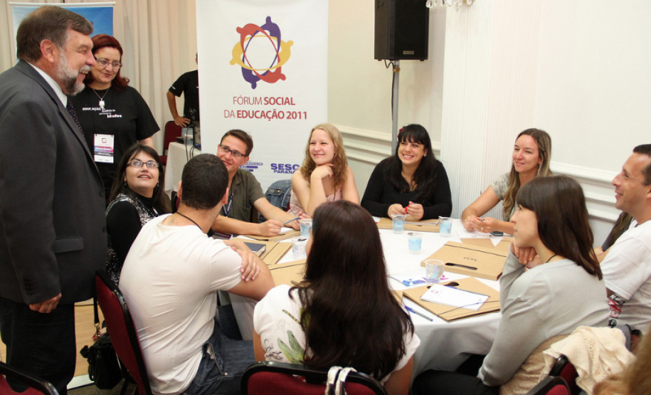 Arns participa do Fórum Social da Educação