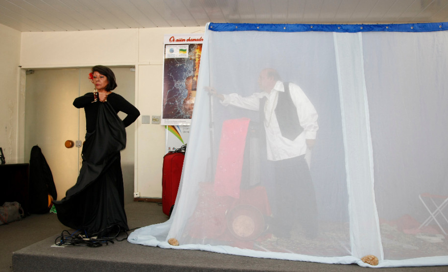 Apresentação no auditório da SEED da Caravana dos Ciganos. 19-03-14.