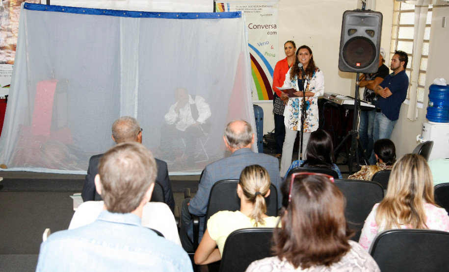 Apresentação no auditório da SEED da Caravana dos Ciganos. 19-03-14.