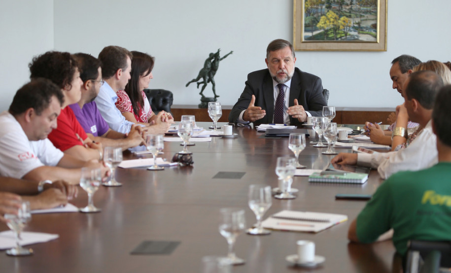 As reuniões servem para fortalecer o diálogo já existente entre o Governo e sindicato e buscar soluções na área da educação.
