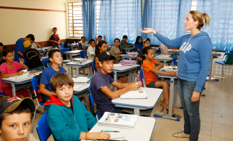 Colegio Estadual do Campo Albano G. Martins. 13-03-14.