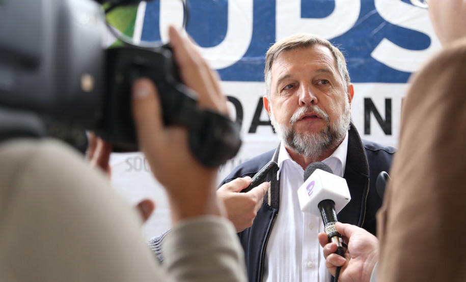 Iniciativa promove a arte marcial como uma maneira de desenvolver a cidadania de jovens que moram em regiões com altos índices de criminalidade. <br />
<br />
Veja mais fotos em: <a href=" http://www.flickr.com/photos/flavioarns/sets/72157642852857433/" target="_blank"> http://www.flickr.com/photos/flavioarns </a>