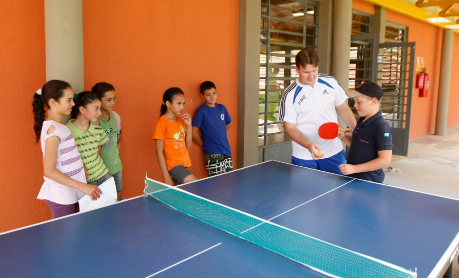 Nova escola melhora a vida de alunos em Reserva Colégio Estadual do Campo Prefeito Albano Guimarães Martins, em Reserva. 13-03-14.
