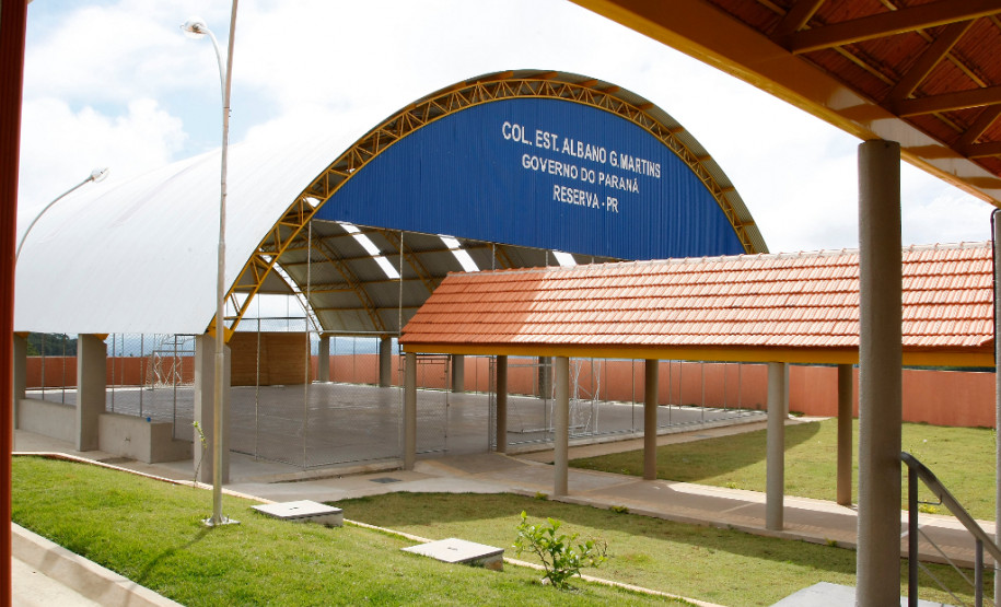 Nova escola melhora a vida de alunos em Reserva Colégio Estadual do Campo Prefeito Albano Guimarães Martins, em Reserva. 13-03-14.