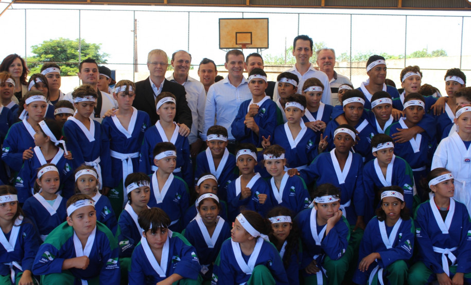 Cerca de 150 crianças já estão frequentando as aulas da arte marcial no contraturno escolar do Colégio Estadual Jardim Interlagos.