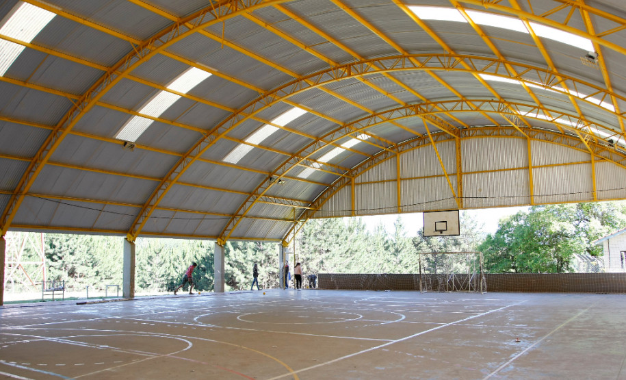 O valor total das obras é de R$ 3,6 milhões, recursos do Ministério da Educação com contrapartida do Governo do Paraná. Colégio Estadual do Campo Professor Estanislau Wrublewski. 13-11-13.