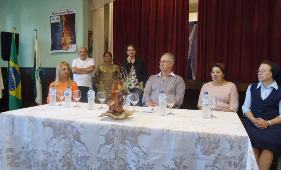 Evento segue até o dia 5 de maio e vai passar por oito municípios, nas regiões onde estão as maiores comunidades ciganas no Paraná.