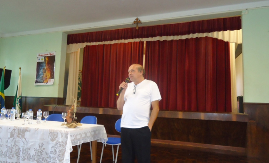 Evento segue até o dia 5 de maio e vai passar por oito municípios, nas regiões onde estão as maiores comunidades ciganas no Paraná.