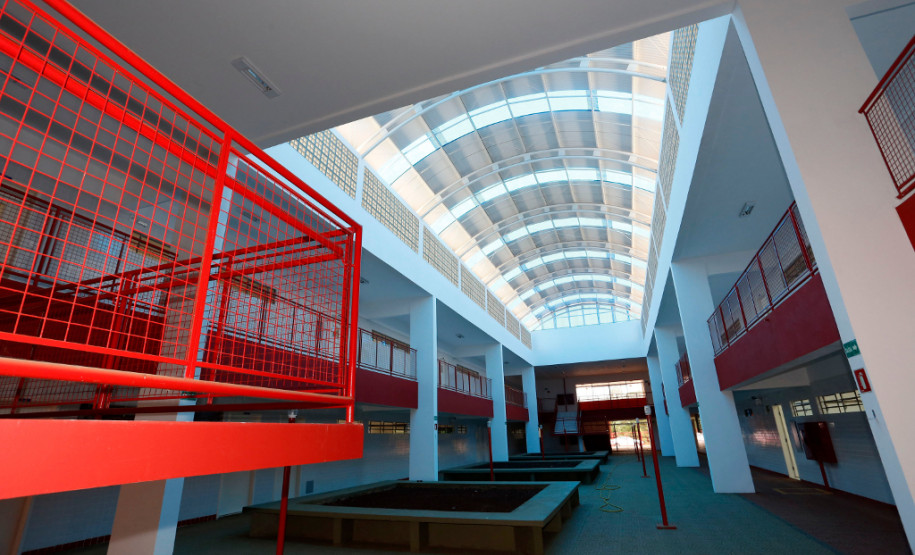 Centro Estadual de Educação Profissinal, prof. Miguel Parollo, de Pitanga. 
Pitanga, 12-03-14.