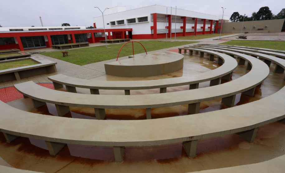 Centro Estadual de Educação Profissinal, prof. Miguel Parollo, de Pitanga. 
Pitanga, 12-03-14.