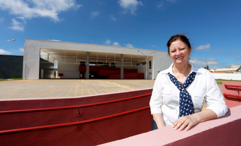 Para qualificar a mão de obra de diversas regiões do estado o Governo do Estado está construindo 19 Centros Estaduais de Educação Profissionalizante (CEEP).