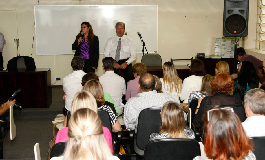 O novo secretário de Estado da Educação, Paulo Schmidt, se reuniu com chefes dos Núcleos Regionais, diretores e coordenadores da secretaria.