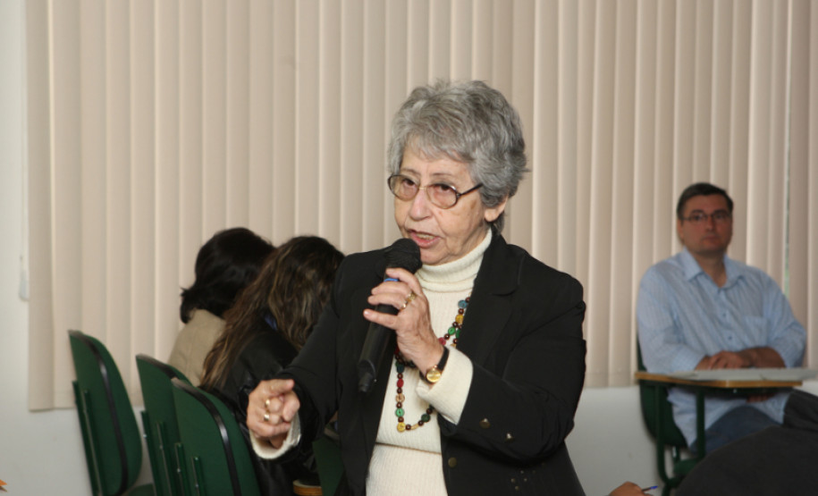 Reunião discute sistema de frequência escolar