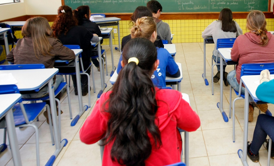 Decisão afeta escolas que aderiram à paralisação (19/03) ao e movimento de dispensa da última aula, ambos promovidos pelo Sindicato dos Professores do Paraná.