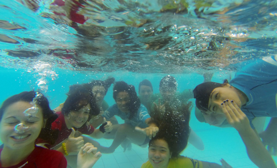 Aula de Surf na piscina do Colégio Estadual do Paraná. 09-04-14