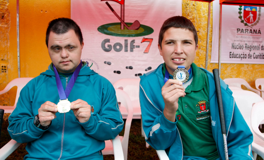 Entrega de quadra de golf 7 no complexo de Esportes do Tarumã. 16-04-14.