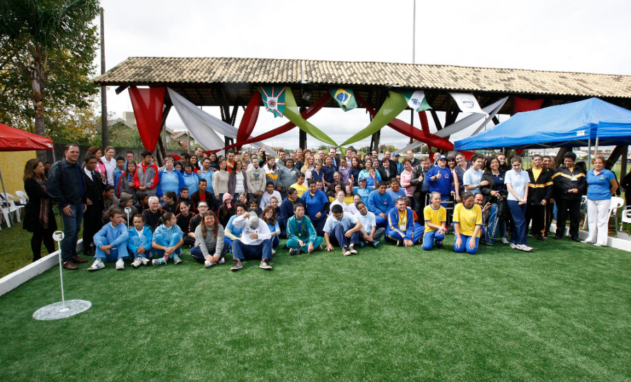 Entrega de quadra de golf 7 no complexo de Esportes do Tarumã. 16-04-14.