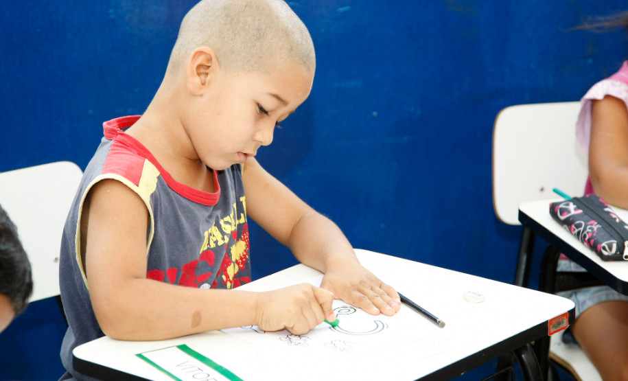 Escola Indígena em Tomazina. 01-04-14.