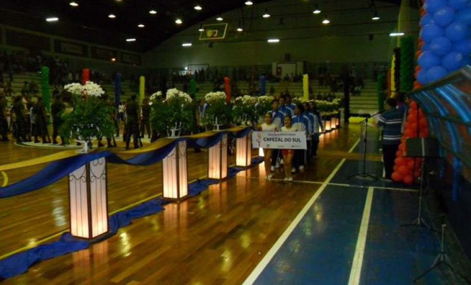 Na próxima sexta-feira (25) começa a fase regional dos Jogos Escolares do Paraná em 14 cidades, com 20 mil atletas.