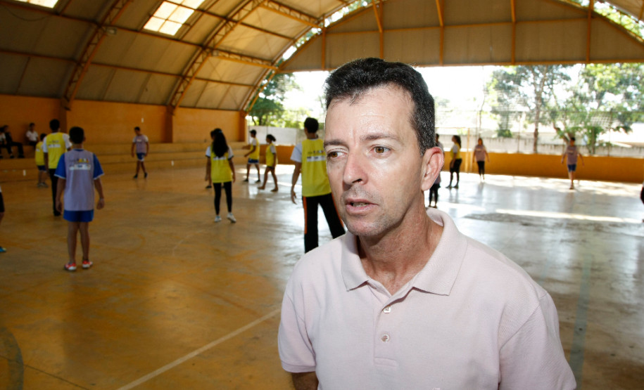 Cidade de Guapirama, Colégio Estadual David Carneiro, na foto o Diretor Carlos Henrique Bertoli. 02-04-14.