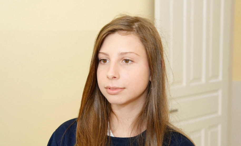 Colégio Estadual Julio Szymanski, em Araucária, aluna Thaina dos Santos. 16-04-14.