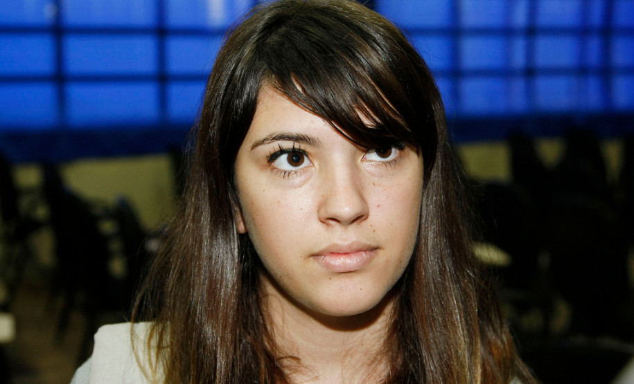 Palestras no CEEP Curitiba para alunos do último ano sobre empregos, na foto a aluna Thalyta Jeneski. 08-05-14.