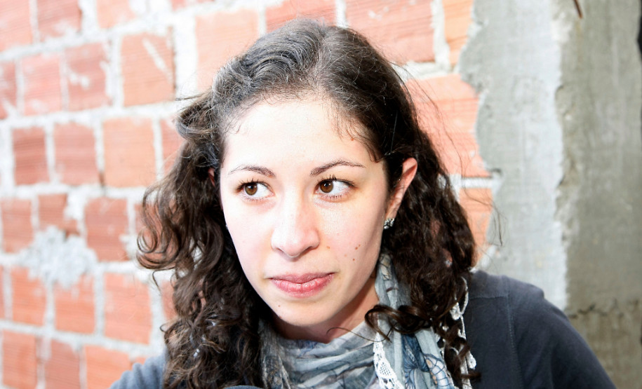 Colégio Estadual Olindamir Merlin Claudino, professora Giovana Aparecida Pereira Bento realiza projeto "Vermicompostagem: raspas e restos fazem a diferença”, Isabela Mazepa. 08-05-14.