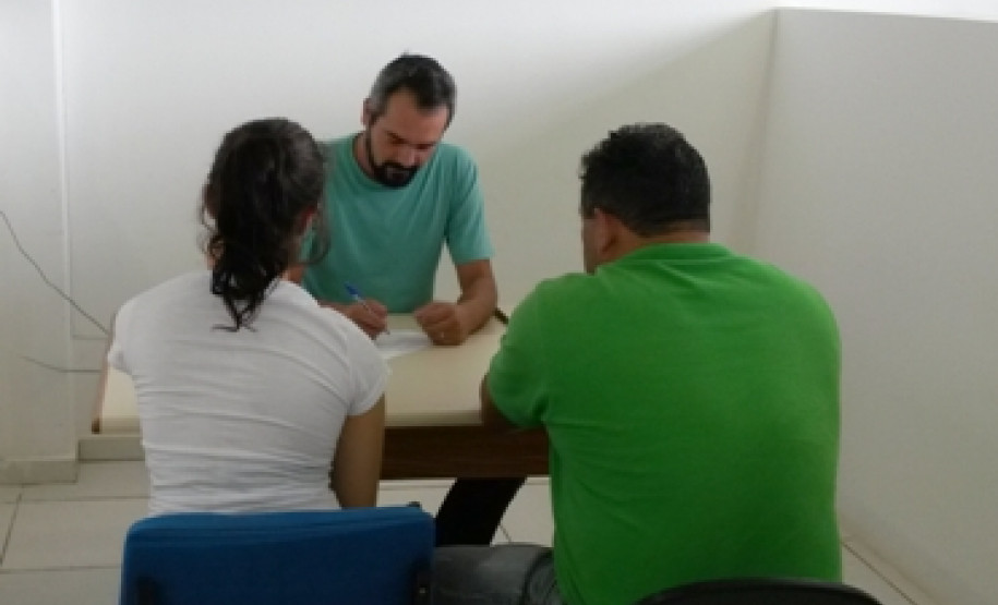Equipe multiprofissional do programa Municipal de Prevenção e Combate à Evasão Escolar busca a inserção ou reinserção escolar dos alunos evadidos das redes municipal e estadual de ensino.