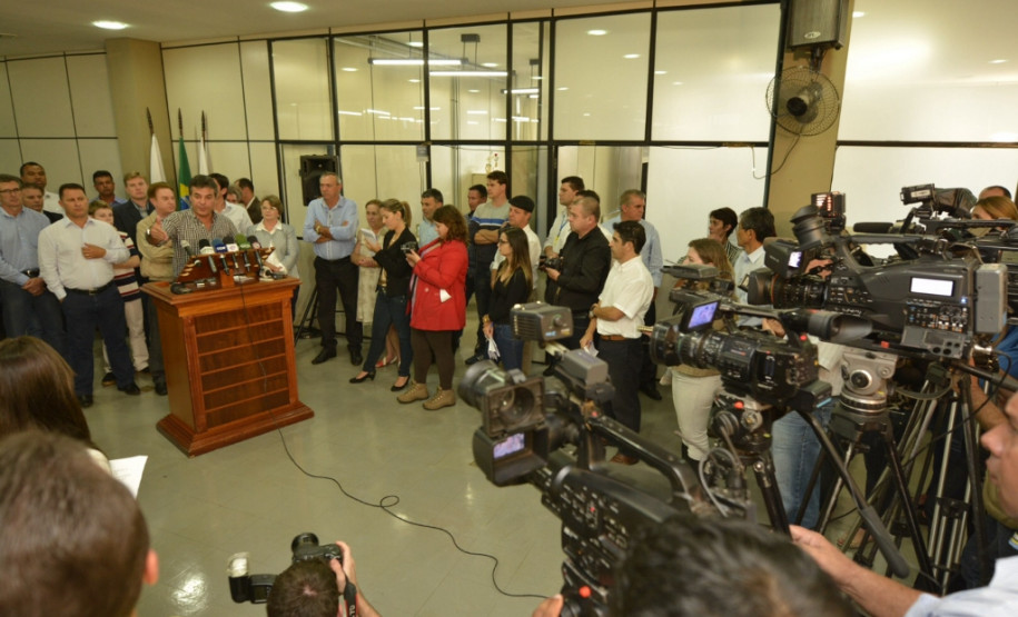 Governador assinou ordens de serviços para obras de novas estruturas para duas escolas: o Jardim Canadá, em Cascavel, e o Dilma Angélico, em Catanduvas.16/05/2014.