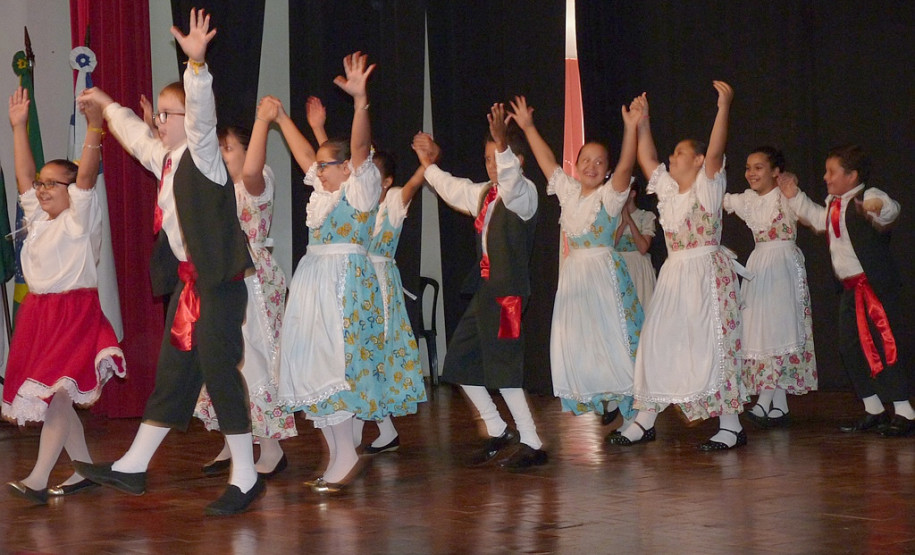 Evento acontece paralelamente aos Jogos Escolares do Paraná- Fase Regional e segue até amanhã (22), com atividades pedagógicas.