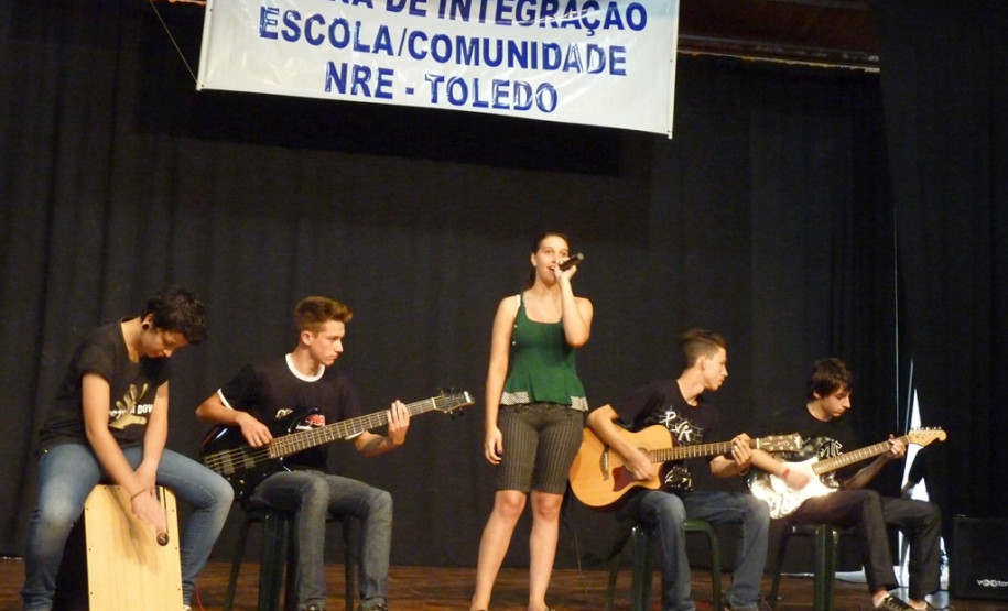 Evento acontece paralelamente aos Jogos Escolares do Paraná- Fase Regional e segue até amanhã (22), com atividades pedagógicas.