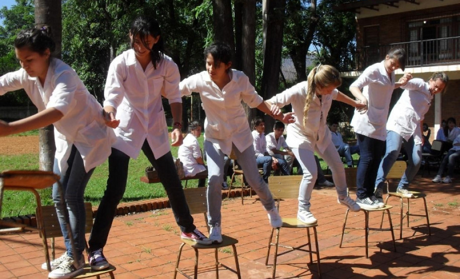 Alunos do Celem do município Verê viajam à Argentina