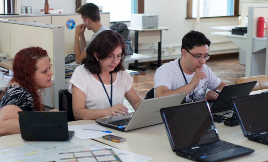 Desde fevereiro deste ano, cerca de 420 professores usam a rede social Conecta, desenvolvida pela Secretaria da Educação.