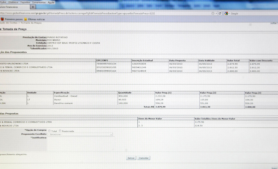 As escolas estaduais prestam contas dos recursos liberados pelo Programa Fundo Rotativo, do Governo do Estado, e também pelo Governo Federal, pela internet, usando o Programa de Gestão de Recursos Financeiros, que foi o outro selecionado para o prêmio e-Gov 2014.

Por meio do Programa de Gestão de Recursos Financeiros, os gestores podem planejar e controlar gastos, o que facilita a análise de suas contas pela Secretaria da Educação.