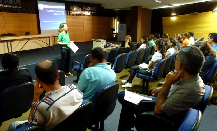 SEED oferece capacitação para gestores de transporte escolar