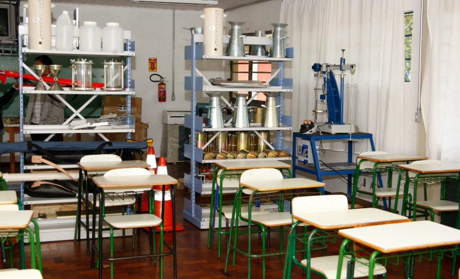 Colégio Estadual Mário de Andrade, em Francisco Beltrão. 14-05-14.