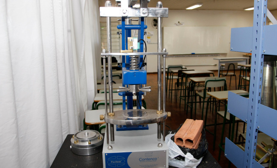 Colégio Estadual Mário de Andrade, em Francisco Beltrão. 14-05-14.