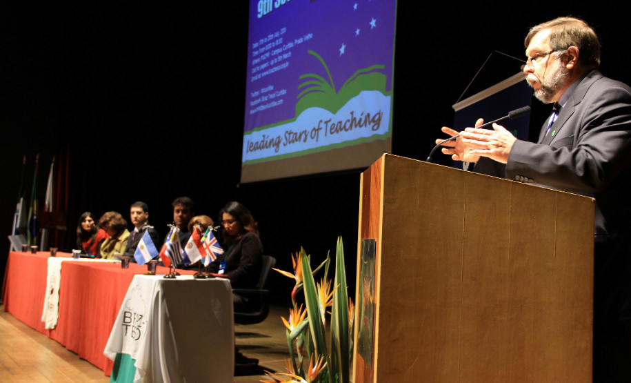Governador em exercício Flávio Arns, participa da abertura da 9º Convenção Internacional do Southern Cone TESOL, no auditório da Pontifícia Universidade Católica. Curitiba, 18/07/2011